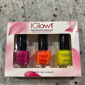 Mini glow in dark nail polish set